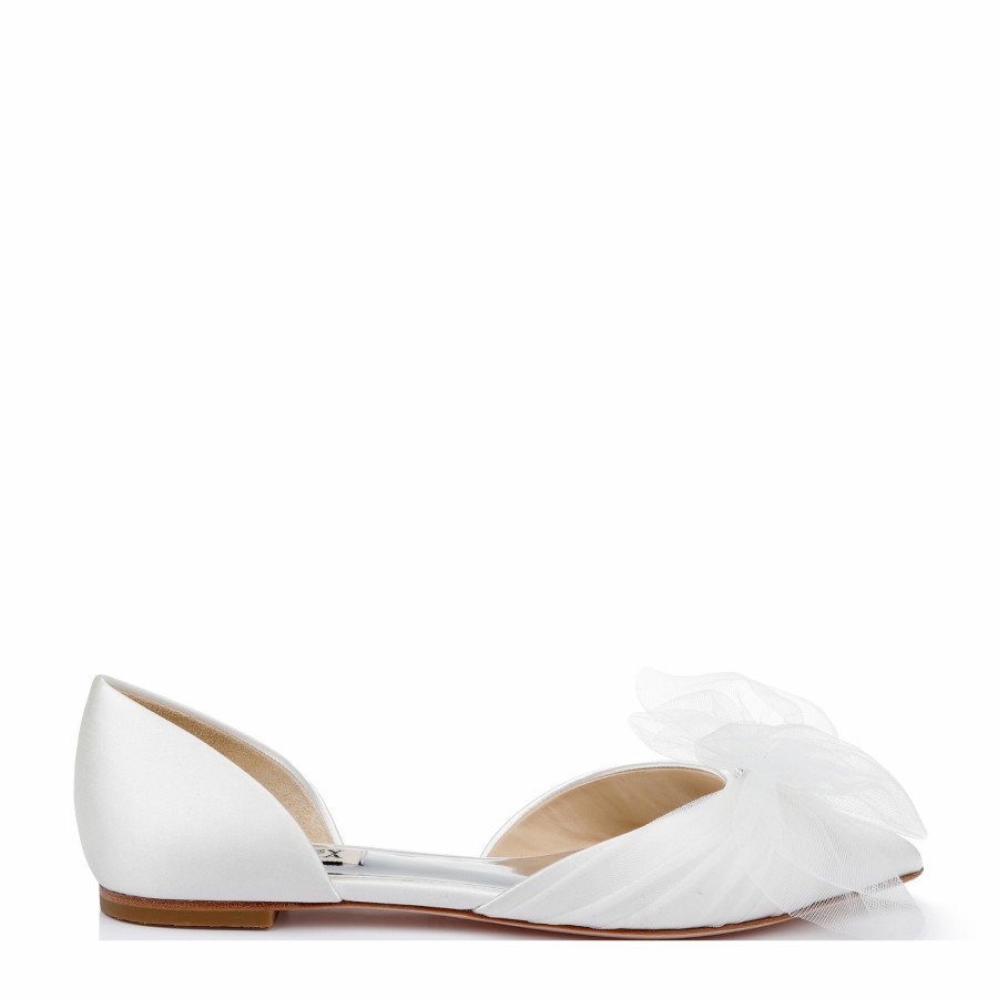 Badgley Mischka Fergie - Pointed Toe Flats With Tulle Bow - White White