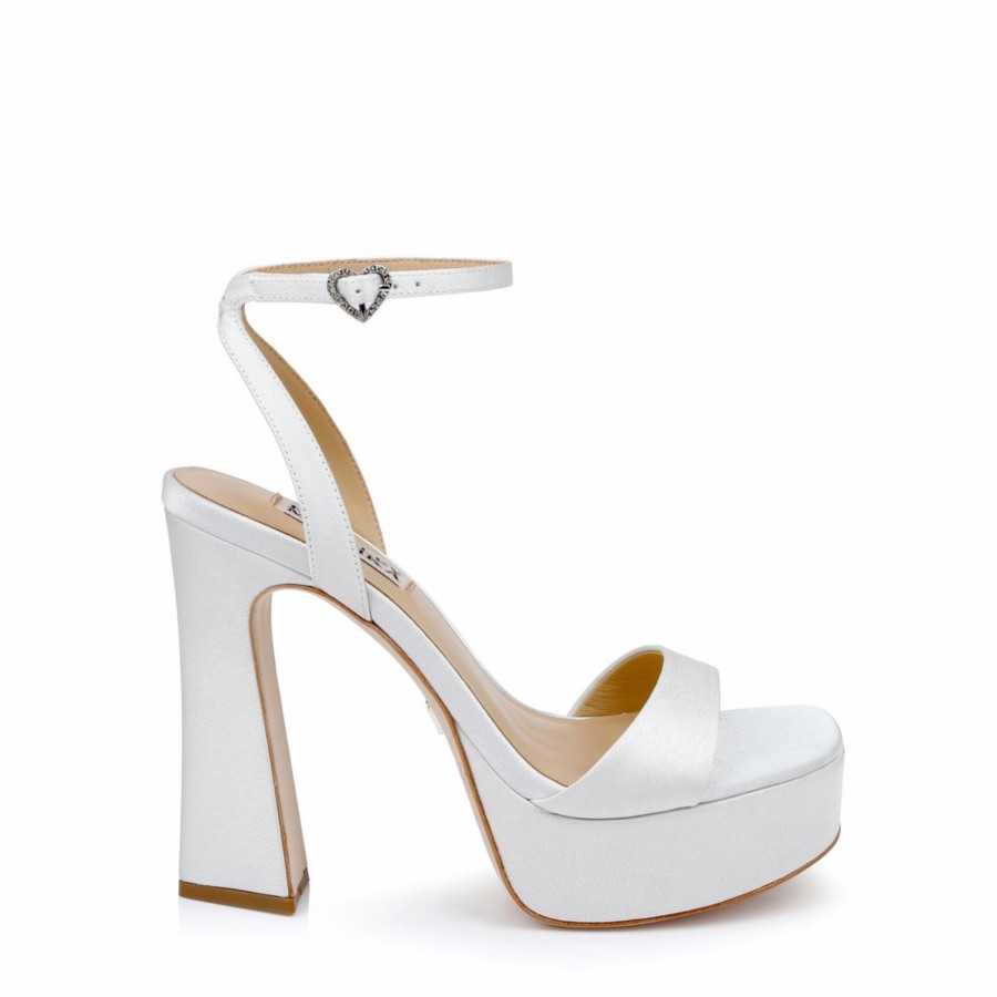 Badgley Mischka Caia - Platform Sandal With Heart-Shaped Buckle - Soft White White